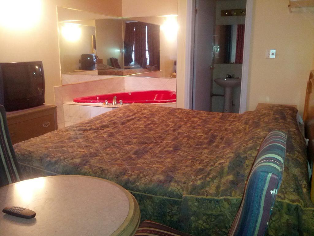Admiral Inn By The Falls Niagara Falls Habitación foto