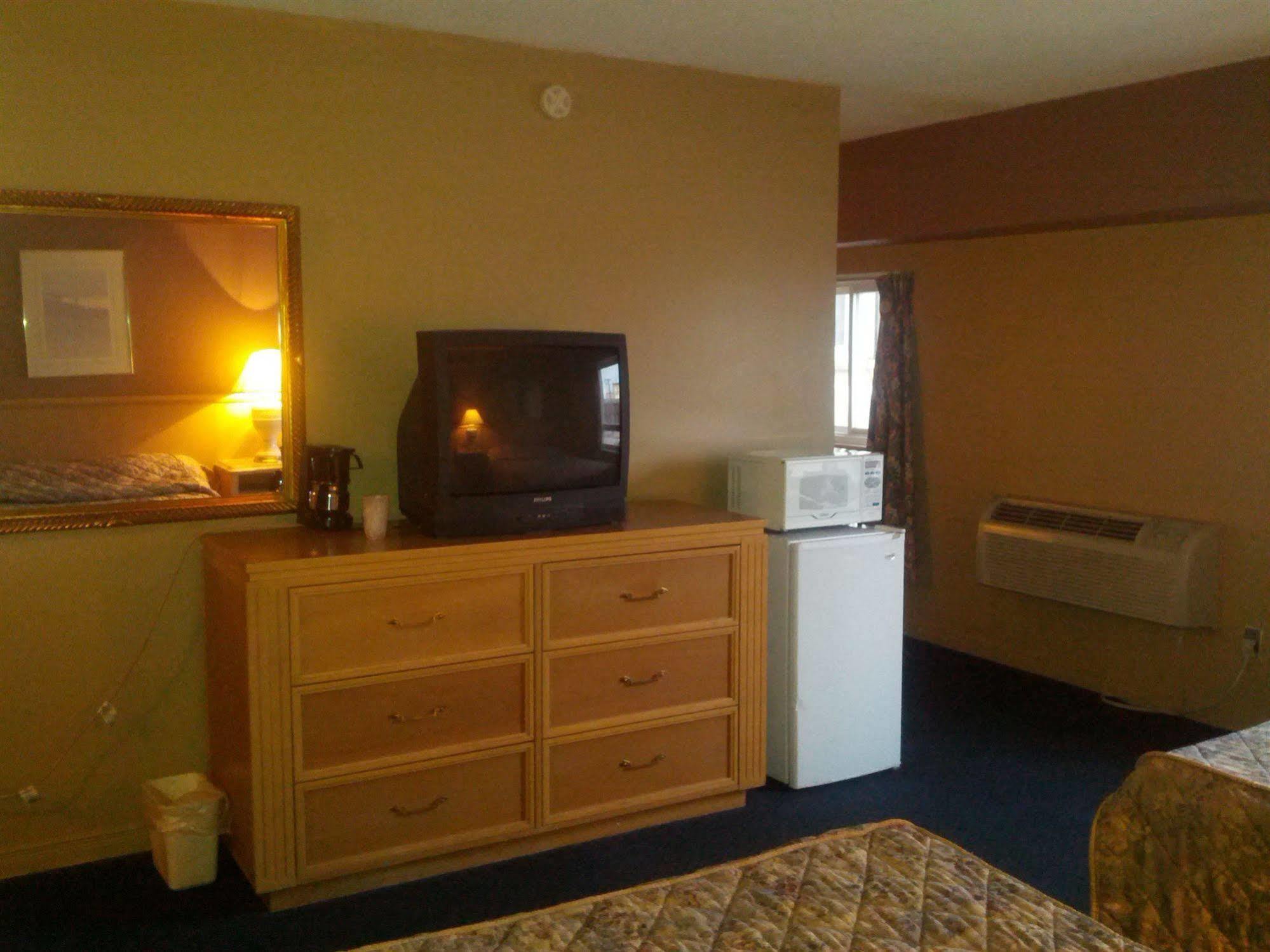 Admiral Inn By The Falls Niagara Falls Exterior foto